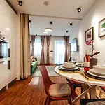 Six In The - Stylish Ground-floor In Old Town With Private Entrance * Ljubljana