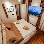 Six In The Apartment,