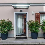 Lejlighed Six In The - Stylish Ground-floor In Old Town With Private Entrance *