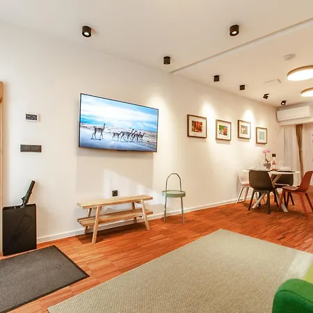 Lejlighed Six In The - Stylish Ground-floor In Old Town With Private Entrance *