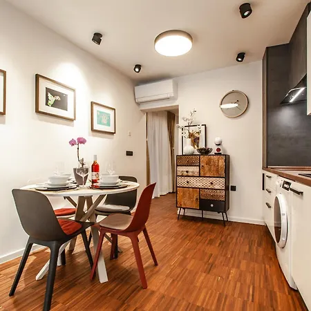 アパート Six In The - Stylish Ground-floor In Old Town With Private Entrance