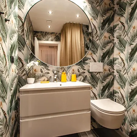 アパート Six In The - Stylish Ground-floor In Old Town With Private Entrance