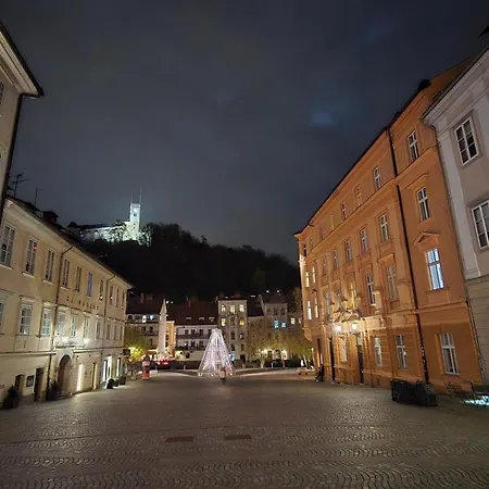 Six In The Apartment, * Любляна