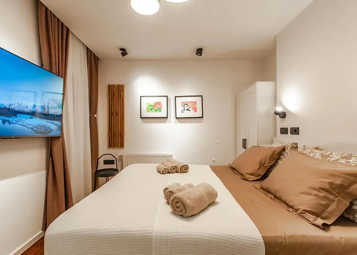 Six In The Apartment, Любляна