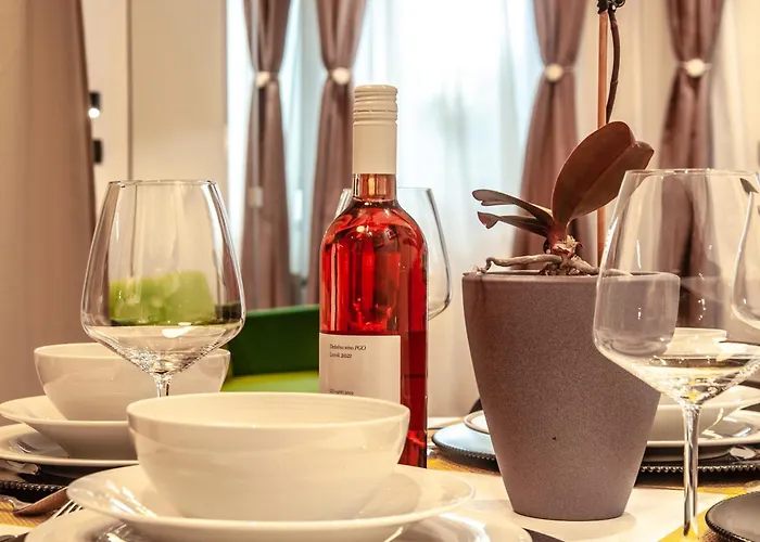 Six In The Apartment, Apartment *