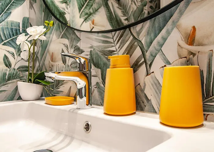 Six In The Apartment, * Любляна