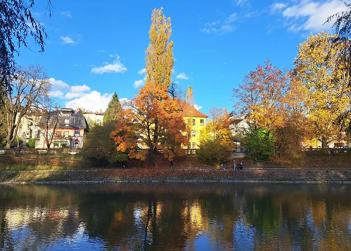 Six In The Apartment, Apartment *