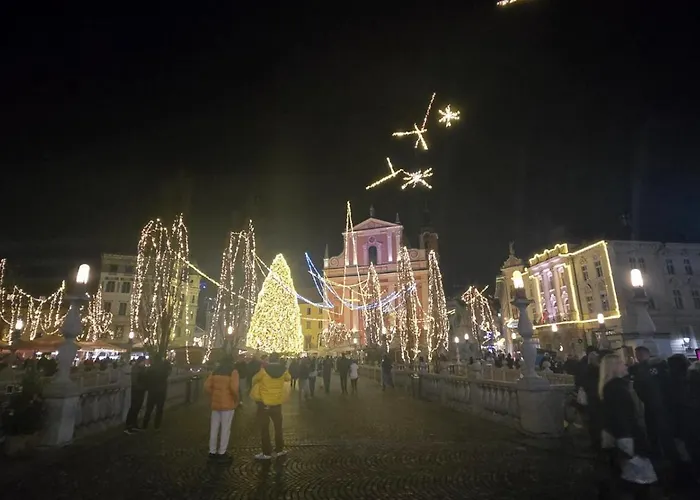 Апартаменти Six In The Apartment, *