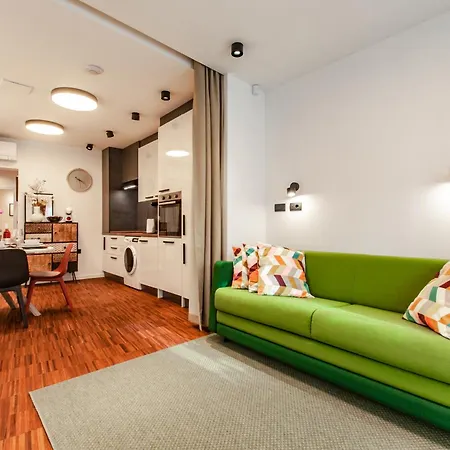 Six In The Apartment, Apartmán Lublaň