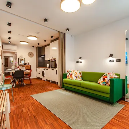Six In The Apartment, 아파트 *
