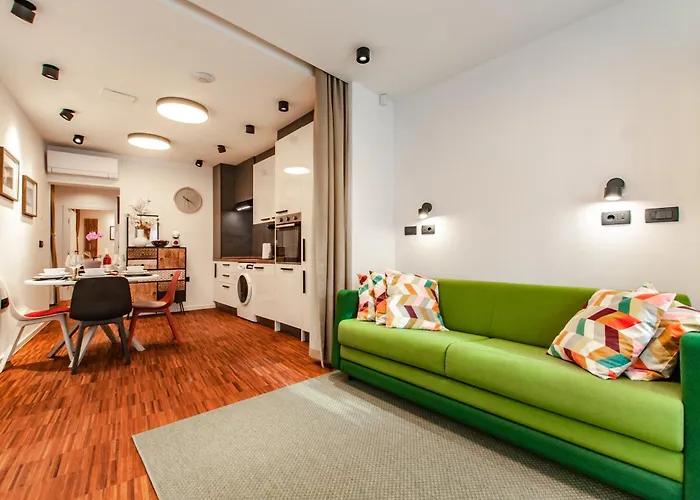 Six In The Apartment, Apartament Lublana