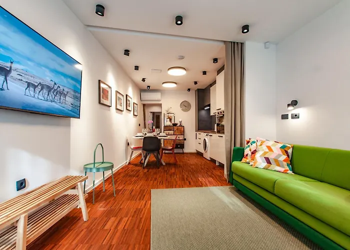 Apartament Six In The Apartment, *